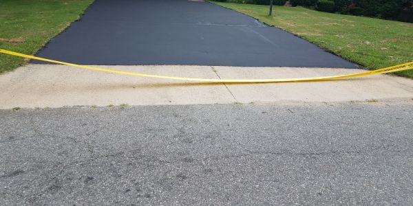 Driveway Sealcoating in Oakland